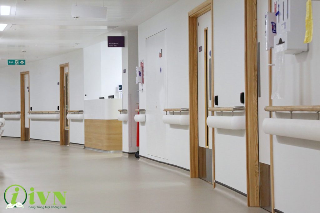 Thi công tay vịn hành lang bệnh viện tại Campuchia