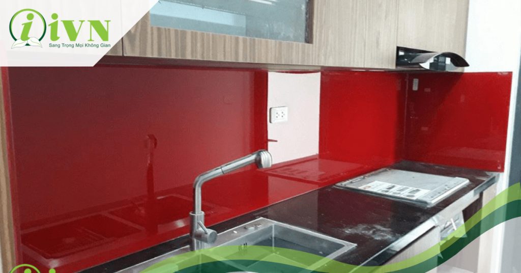 Khám phá nguyên nhân kính ốp tường trong bếp bị ố và cách khắc phục