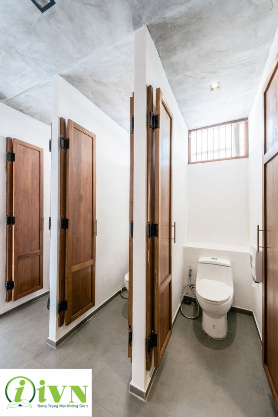 Phòng vệ sinh có vách ngăn thường nhỏ