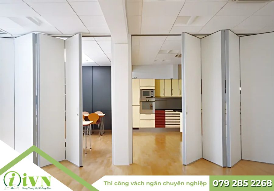 Vách ngăn di động bằng nhựa có thể dễ dàng di chuyển và tháo lắp