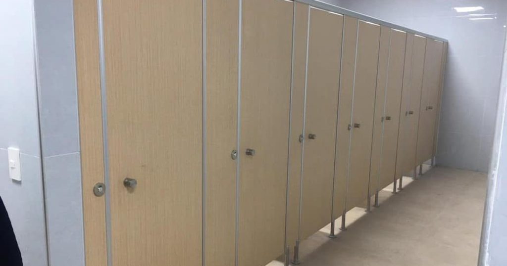 Vách ngăn vệ sinh Kiên Giang giá tốt, lắp đặt tận nơi