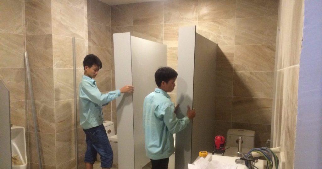 Vách ngăn vệ sinh Thái Nguyên uy tín – Thi công trọn gói Compact HPL