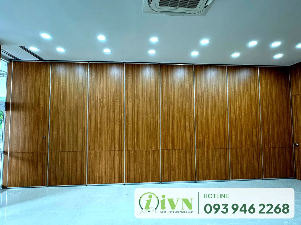 Vách ngăn di động vân gỗ đóng kín tại Viện Pasteur TP HCM