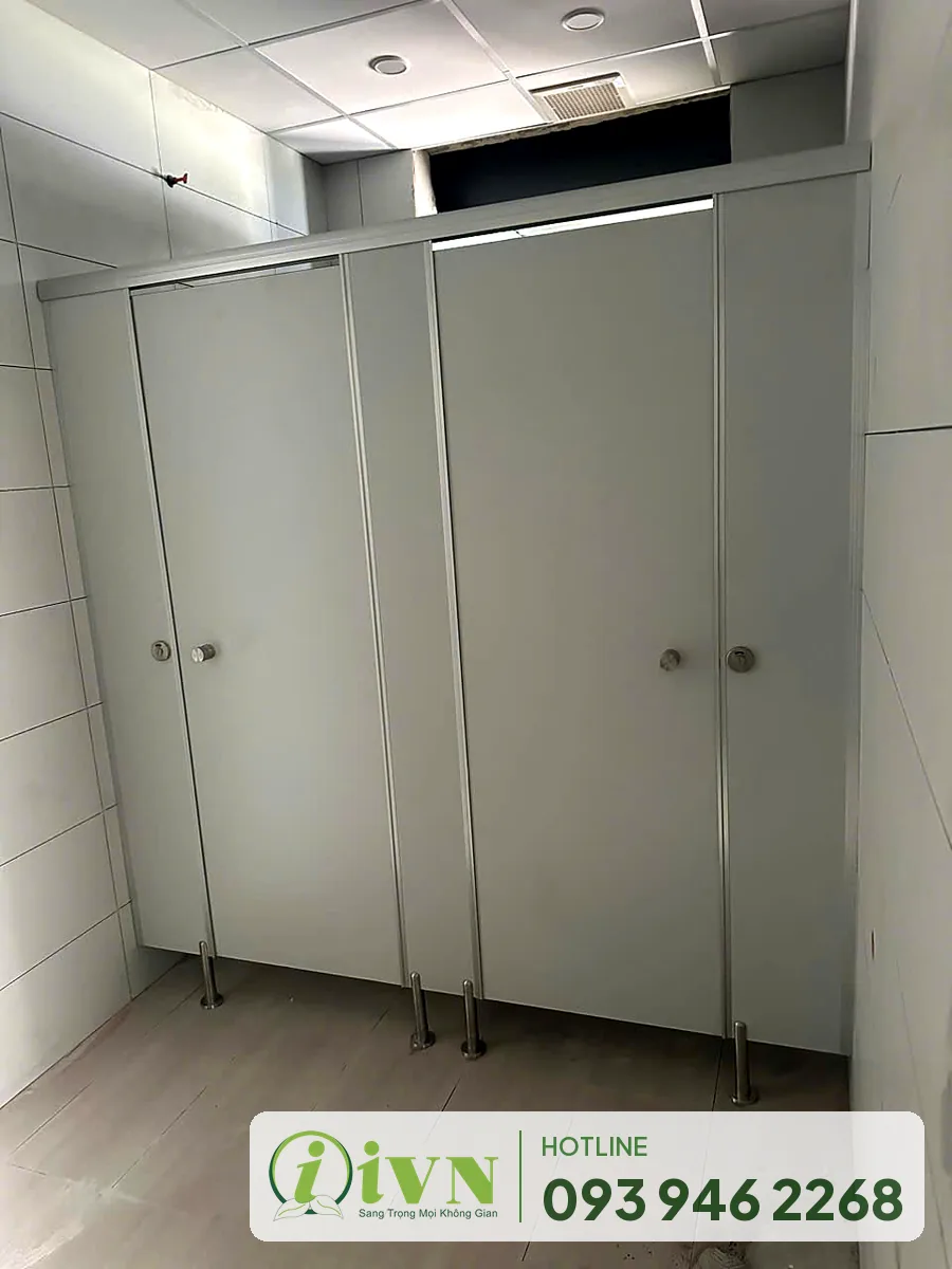 Vách ngăn vệ sinh tại nhà xưởng nhà máy TECO, Mỹ Phước 3