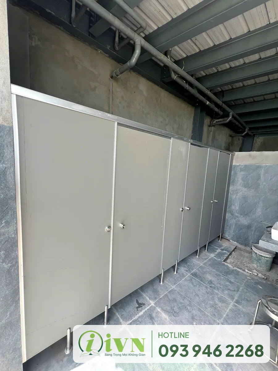 Khu vệ sinh nhà xưởng sau khi lắp đặt xong